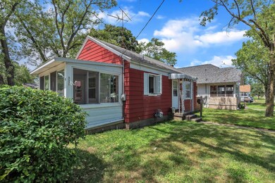 02-4665 Walton Ave-WindowStill-Real