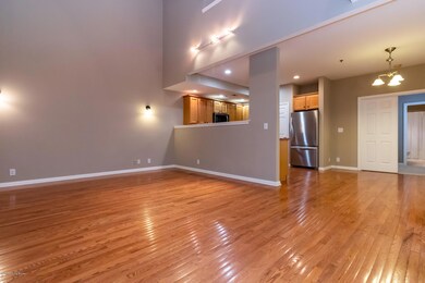 10601 Norton Commons Walk-005