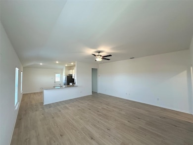 128 Paria Ct, Jarrell, TX 76537 - photo 3