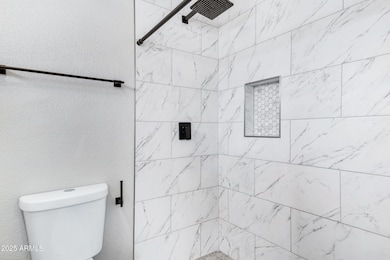 2593 E Commonwealth Cir-20