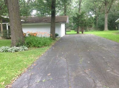 13 Strauss Ln, Olympia Fields, IL 60461 - photo 2