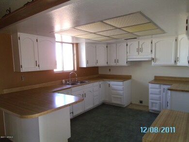 4526 E Pinto Dr, Eloy, AZ 85131 - photo 3