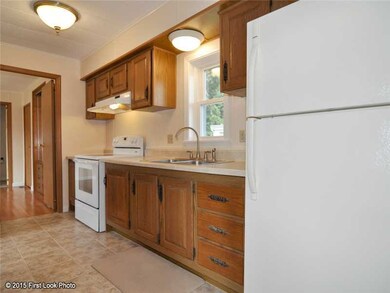 131 Holiday Ct, Wakefield, RI 02879 - photo 3