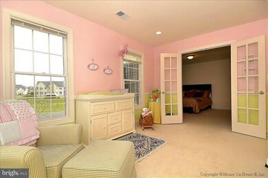 25725 Summerbank Ct, Chantilly, VA 20152 - photo 2