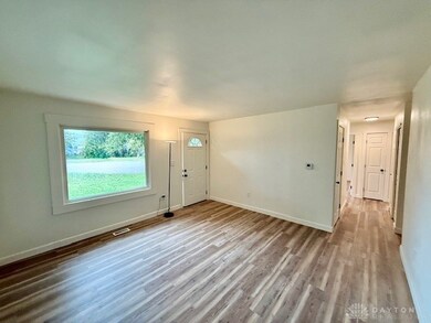 63 Randolph St, Wilmington, OH 45177 - photo 2