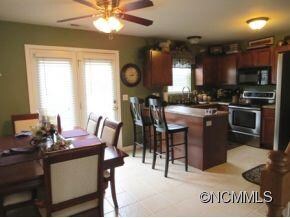 Kitchen dining
