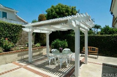 Covered Patio for Outdoor Dining & Entertaining