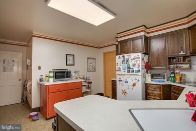 931 Waverly Rd, Bryn Mawr, PA 19010 - photo 3