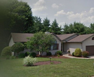 3014 Silver Fox Dr, Columbus, IN 47203 - photo 2