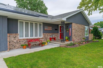 374 Northgate St, Lincoln, IL 62656 - photo 5