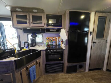 6173 Bonita St, Sargent, TX 77414 - photo 4