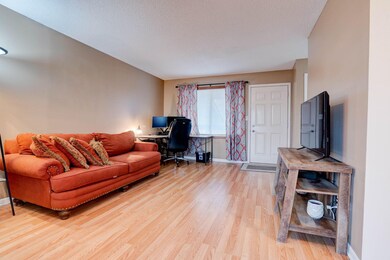 29 Coventry Ln unit 3, Muscatine, IA 52761 - photo 4