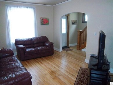 Newly Refinished Maple floors!
