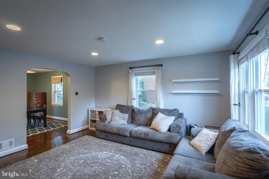 222 Medwick Garth E, Baltimore, MD 21228 - photo 3