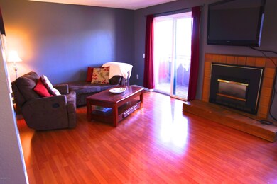 living room boundary ave (2).jpg