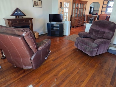 404 E 3rd St, Grayson, KY 41143 - photo 4