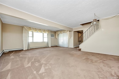 44 Sparrow Ln, Levittown, NY 11756 - photo 6