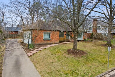 2 E Burnam Rd, Columbia, MO 65203