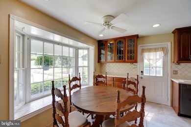 5013 King Richard Dr, Annandale, VA 22003 - photo 4