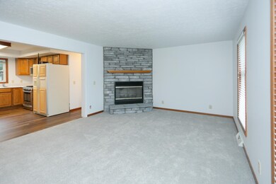 45122 27th St-104