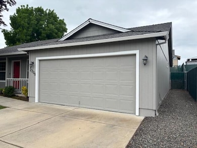 2225 New Haven Dr, Central Point, OR 97502 - photo 6