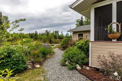 9-web-or-mls-5703 W Alta Cir (16 of 40)