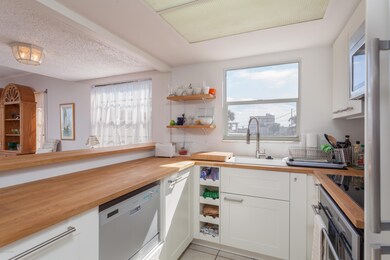 Compact Kitchen