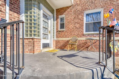 Welcome to 545 Castleton Avenue 1-D!
