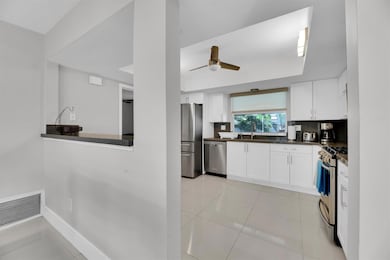 9611 NW 3rd St, Pembroke Pines, FL 33024 - photo 7