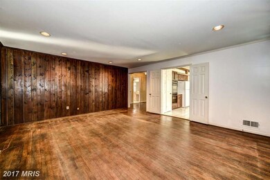 8104 Horseshoe Ln, Potomac, MD 20854 - photo 7