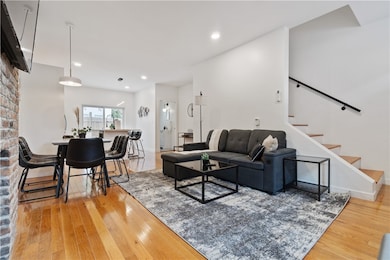 1240 Butterfield Way, Pittsburgh, PA 15212 - photo 3