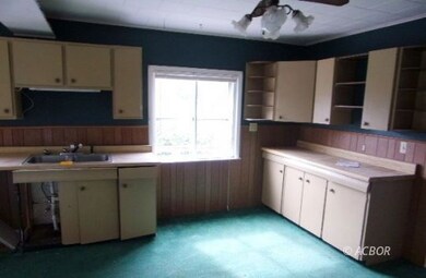 Kitchen, view 2