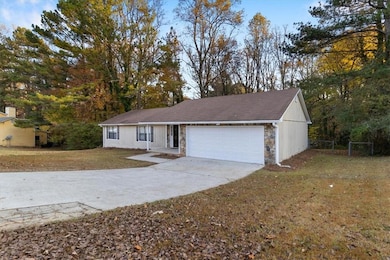 1786 Dunbarton Dr, Lithonia, GA 30058 - photo 2