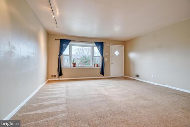 8911 Robin Place, Laurel, MD 20708 - photo 6