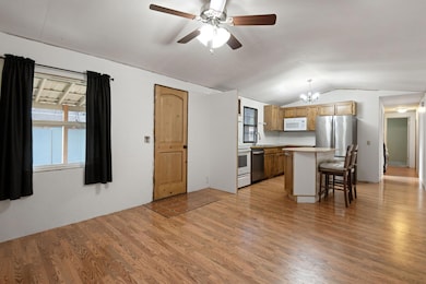 61000 Brosterhous Rd unit 574, Bend, OR 97702 - photo 6