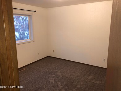 5531 Windflower Cir unit B, Anchorage, AK 99507 - photo 3