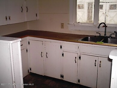 709 Maple Ave, Honesdale, PA 18431 - photo 5