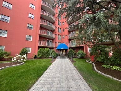 Sagamore Place Condominiums unit 1110, Quincy, MA 02171 - photo 2