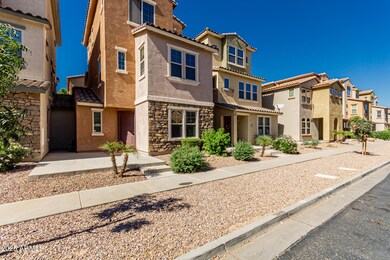 2044 N 77th Ln, Phoenix, AZ 85035 - photo 6