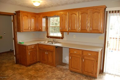 117 Kamp Dr, Mount Washington, KY 40047 - photo 5