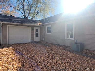 1116 N 5th St, Vandalia, IL 62471 - photo 3