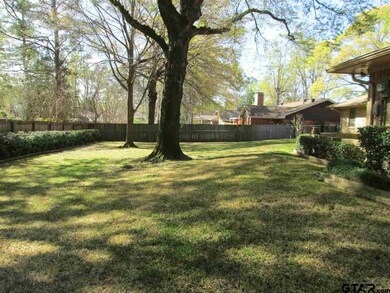 4726 4726 Chad Dr, Tyler, TX 75703 - photo 5