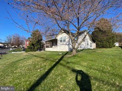 1450 Butter Ln, Reading, PA 19606 - photo 4