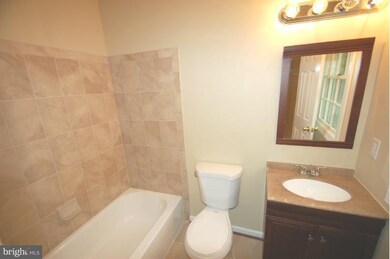 6747 Leeds Manor Rd, Marshall, VA 20115 - photo 2