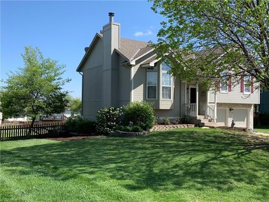 409 N Franklin St, Raymore, MO 64083 - photo 2