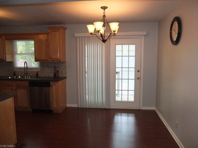 1521 Hilton Dr, Akron, OH 44313 - photo 7