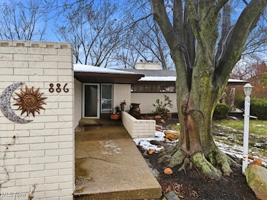 886 Walter Ct, Tallmadge, OH 44278 - photo 2