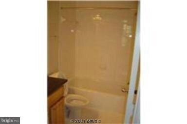 3952 Chesterwood Dr, Silver Spring, MD 20906 - photo 2