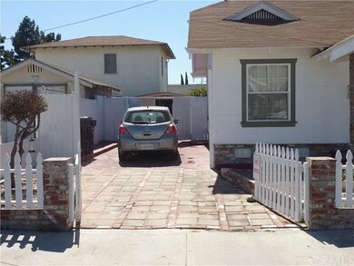 Second parking space accessed off of Molino.
