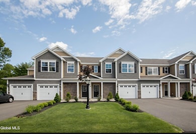 15 Clarice Ln, Cohoes, NY 12047 - photo 2